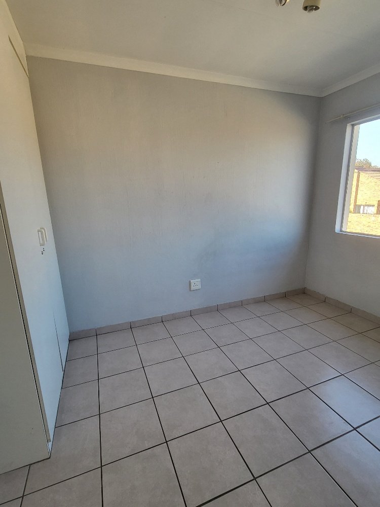 To Let 2 Bedroom Property for Rent in Vorna Valley Gauteng