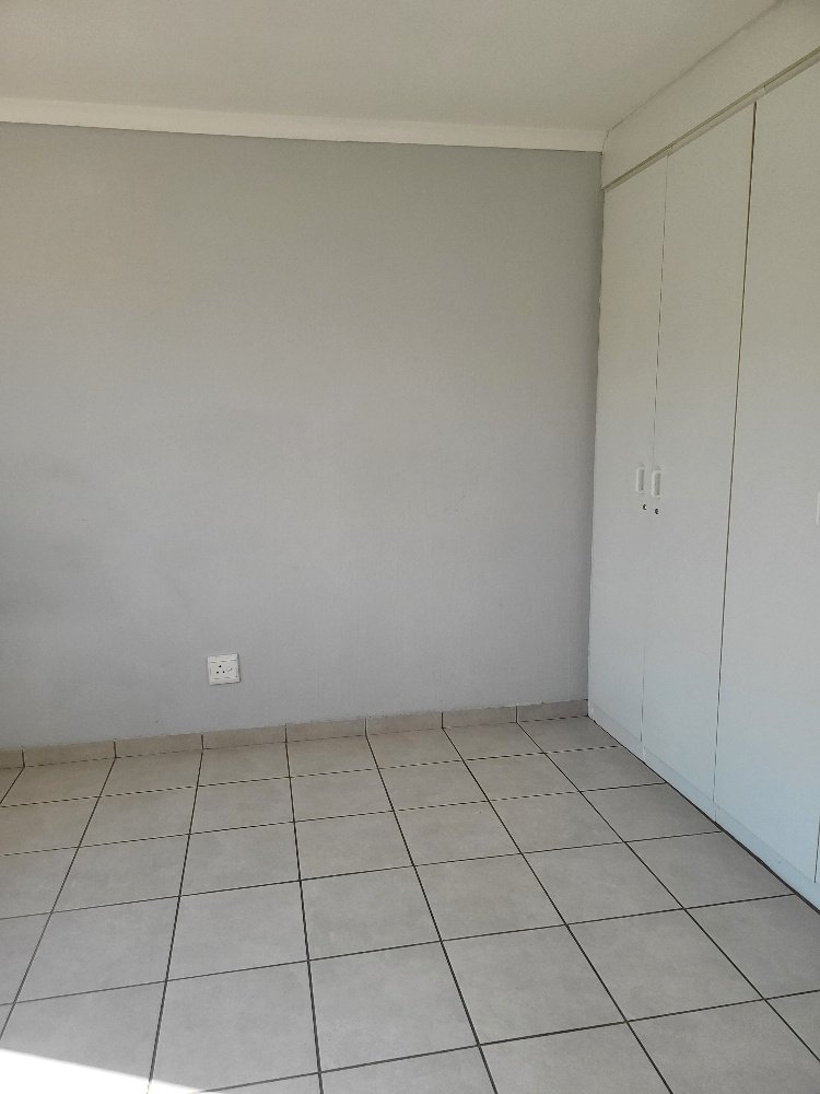 To Let 2 Bedroom Property for Rent in Vorna Valley Gauteng