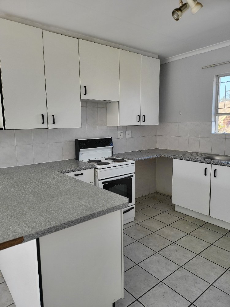 To Let 2 Bedroom Property for Rent in Vorna Valley Gauteng