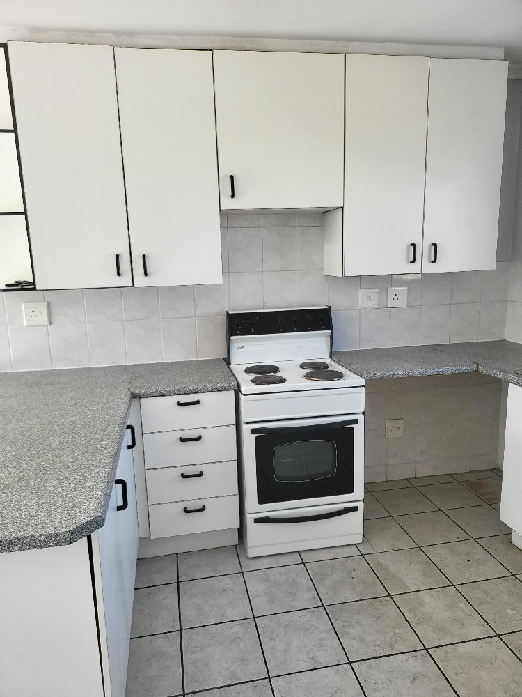 To Let 2 Bedroom Property for Rent in Vorna Valley Gauteng