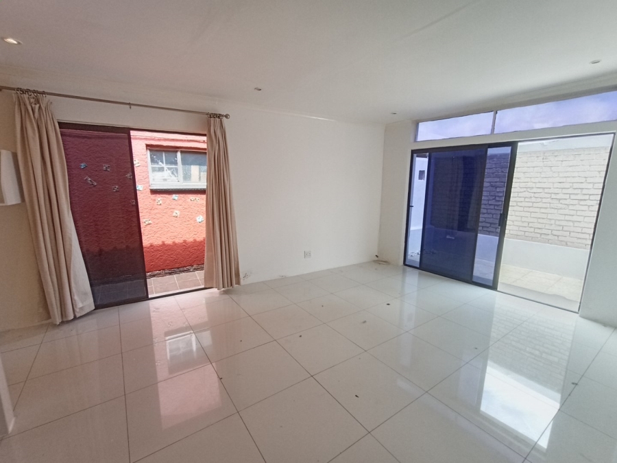 To Let 1 Bedroom Property for Rent in Lyndhurst Gauteng