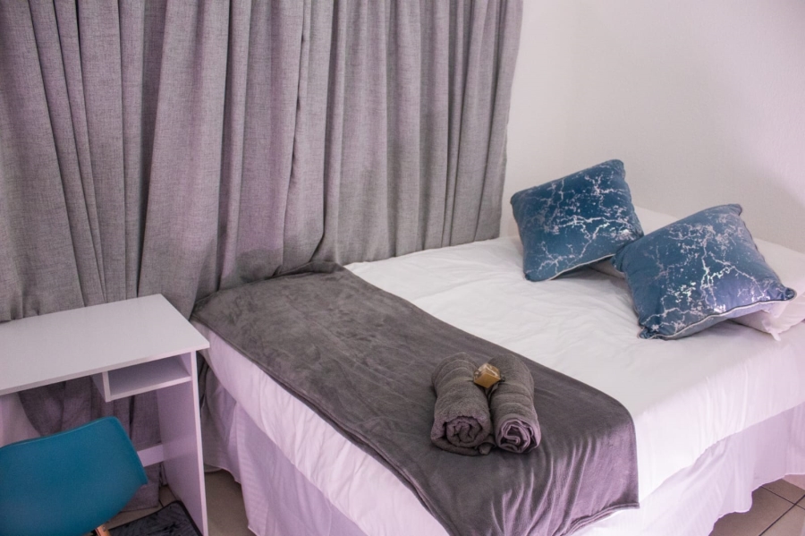 To Let 2 Bedroom Property for Rent in Wilro Park Gauteng