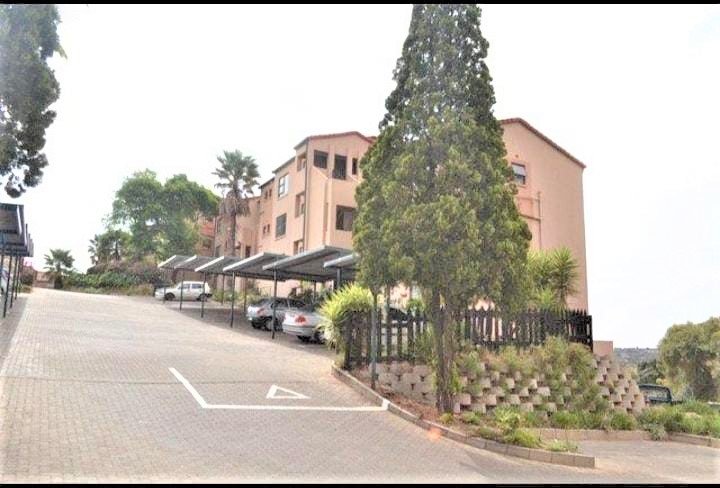 To Let 2 Bedroom Property for Rent in Wilro Park Gauteng