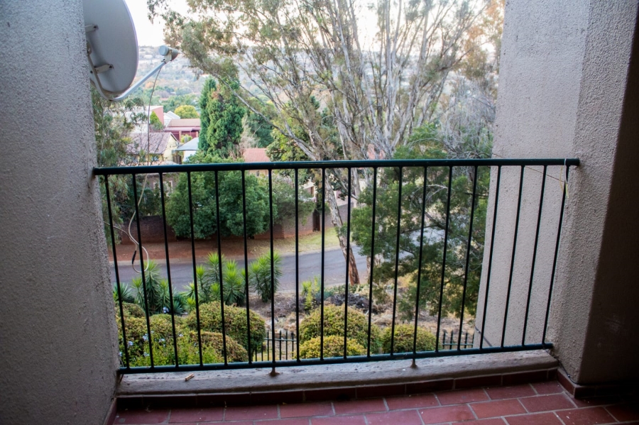 To Let 2 Bedroom Property for Rent in Wilro Park Gauteng