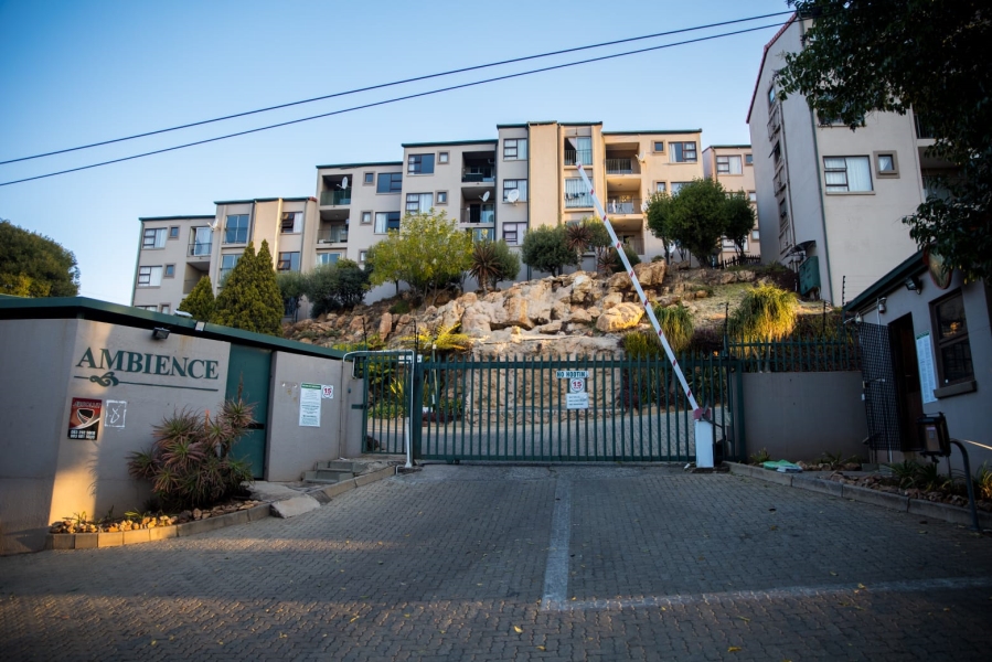 To Let 2 Bedroom Property for Rent in Wilro Park Gauteng