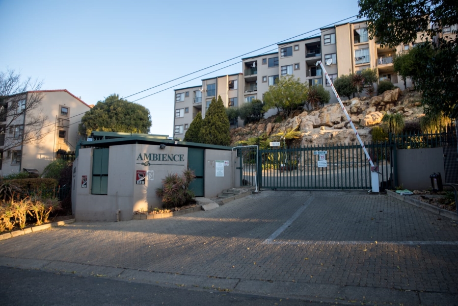 To Let 2 Bedroom Property for Rent in Wilro Park Gauteng