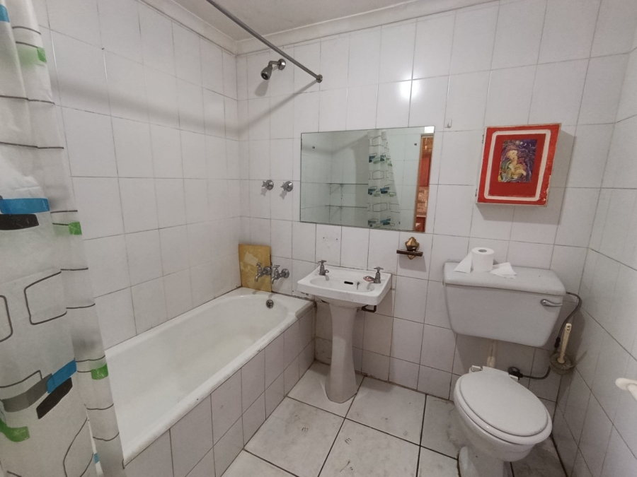 1 Bedroom Property for Sale in Observatory Gauteng