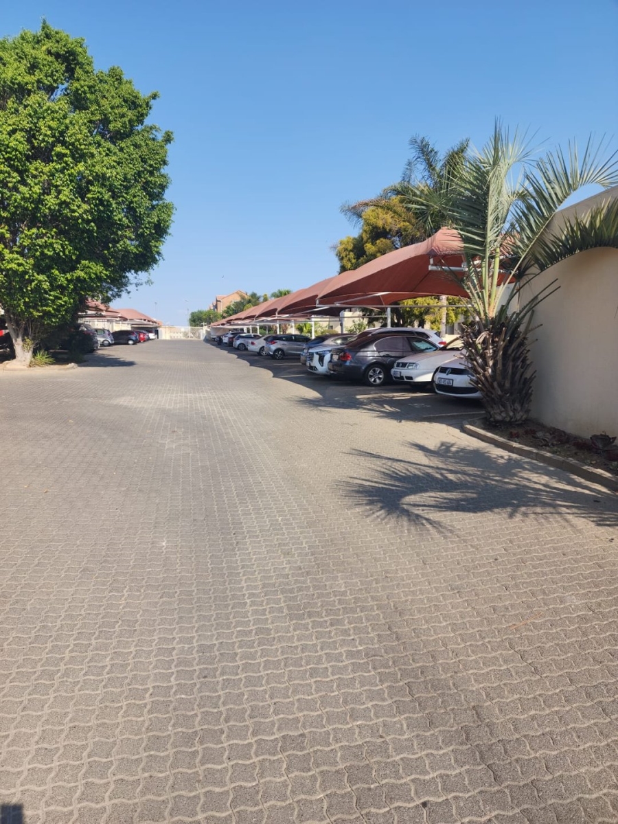 2 Bedroom Property for Sale in Vorna Valley Gauteng