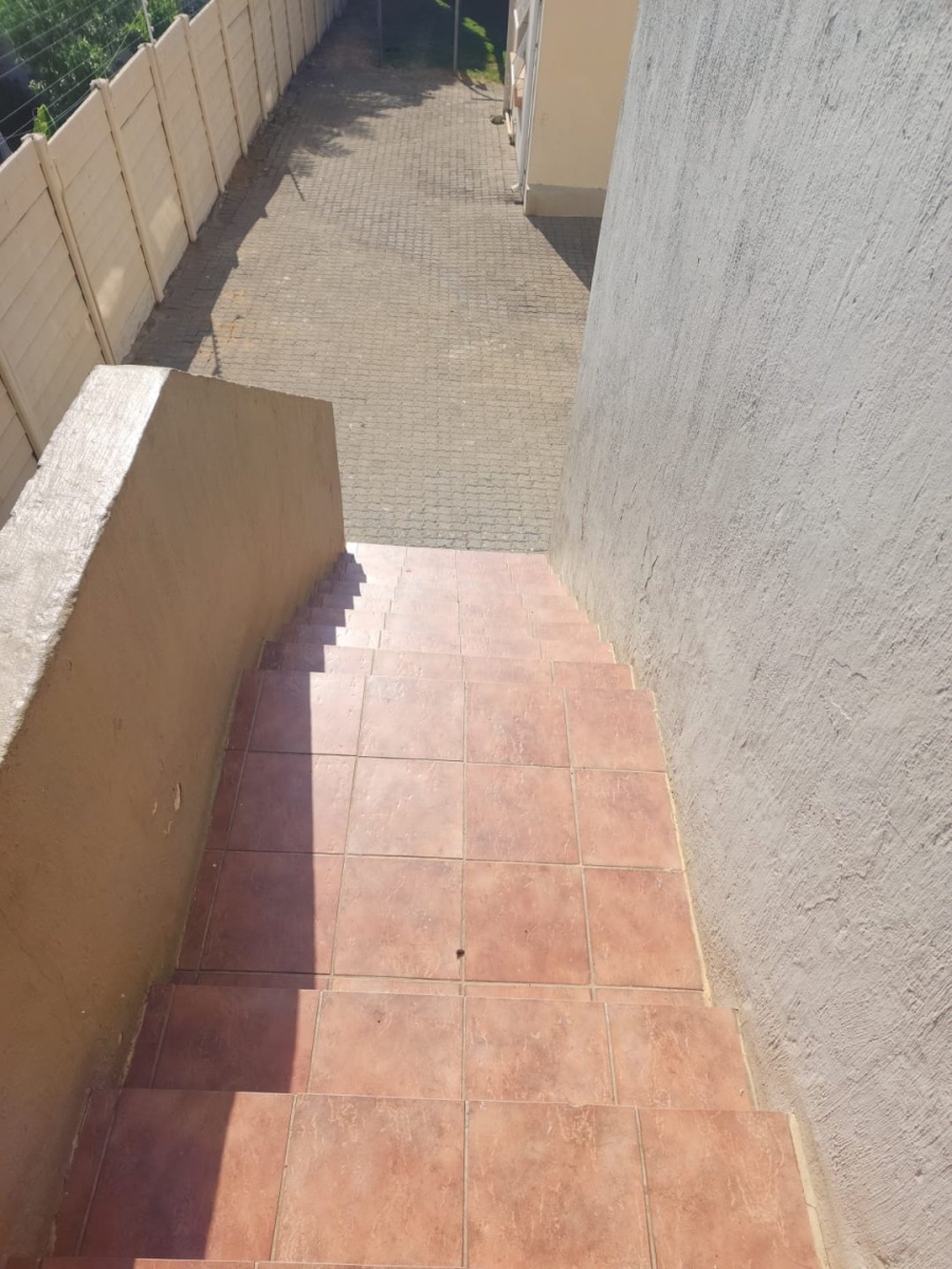 2 Bedroom Property for Sale in Vorna Valley Gauteng