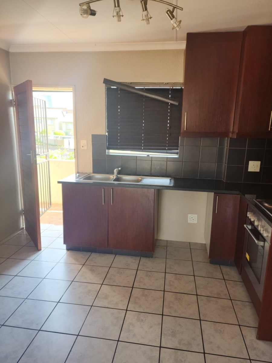 2 Bedroom Property for Sale in Vorna Valley Gauteng