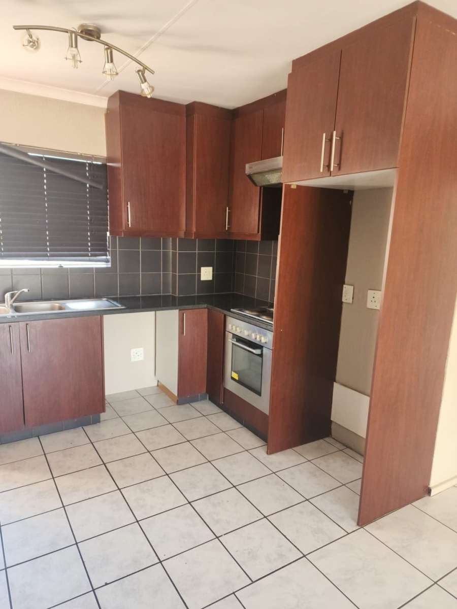 2 Bedroom Property for Sale in Vorna Valley Gauteng
