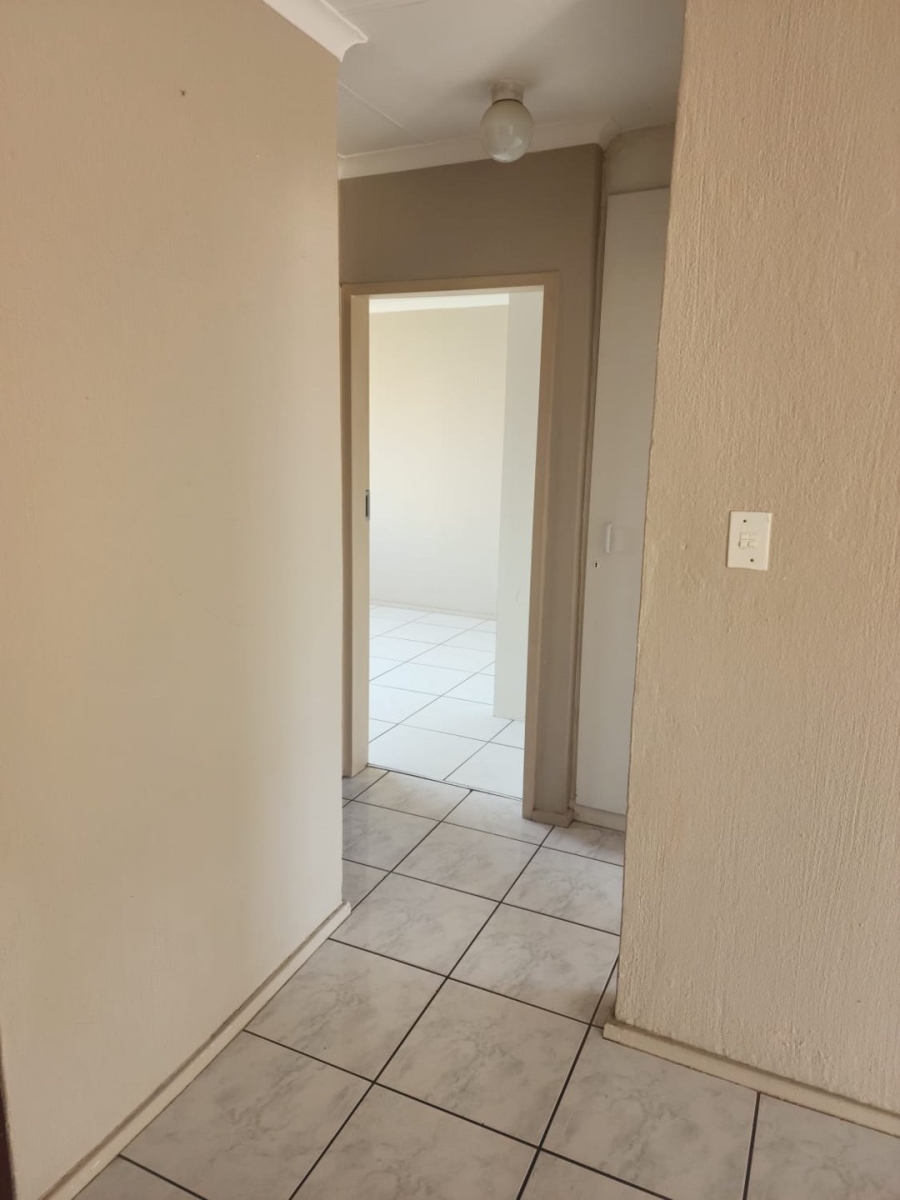 2 Bedroom Property for Sale in Vorna Valley Gauteng