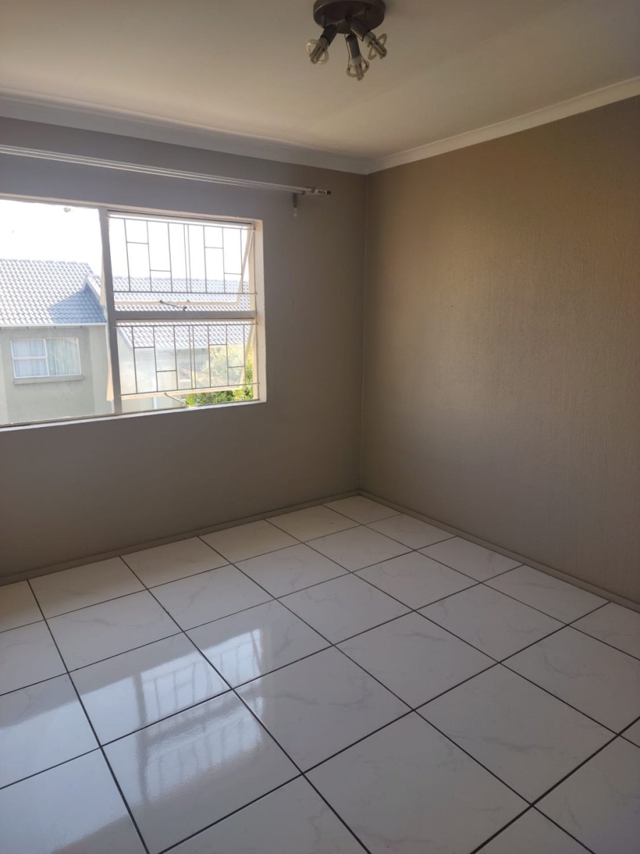 2 Bedroom Property for Sale in Vorna Valley Gauteng