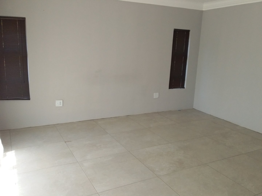 4 Bedroom Property for Sale in Strubensvallei Gauteng