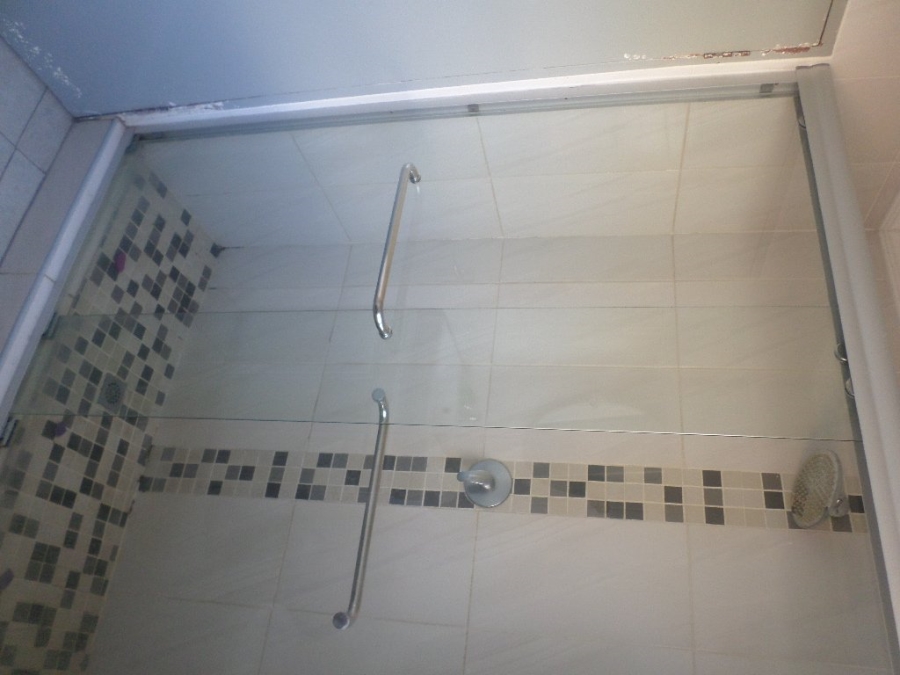 4 Bedroom Property for Sale in Strubensvallei Gauteng