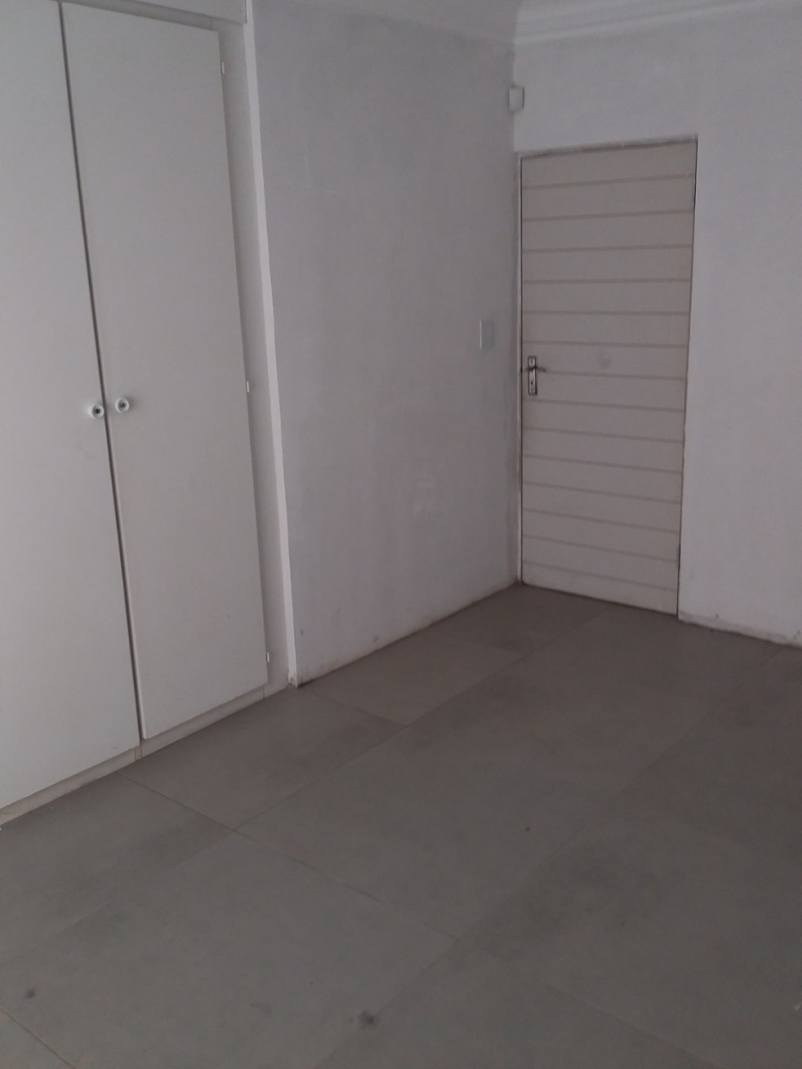 4 Bedroom Property for Sale in Strubensvallei Gauteng