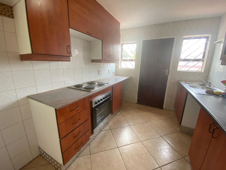 2 Bedroom Property for Sale in Bassonia Gauteng