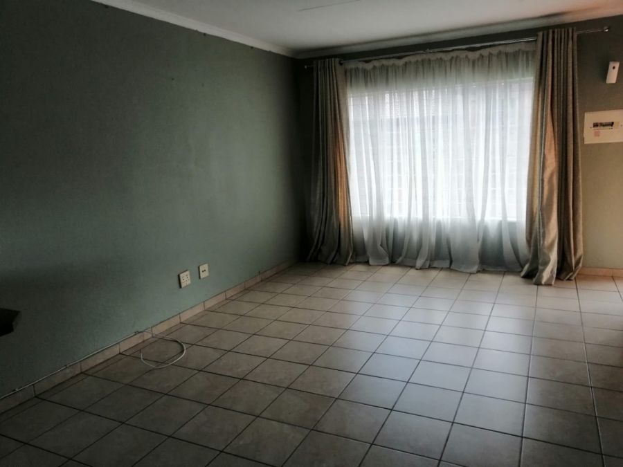 To Let 2 Bedroom Property for Rent in Meredale Gauteng