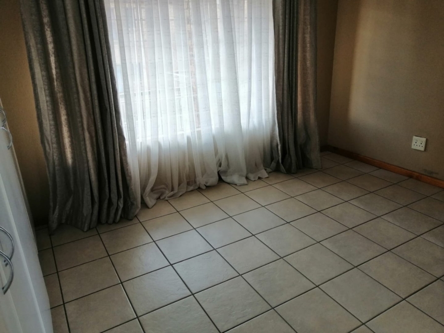 To Let 2 Bedroom Property for Rent in Meredale Gauteng