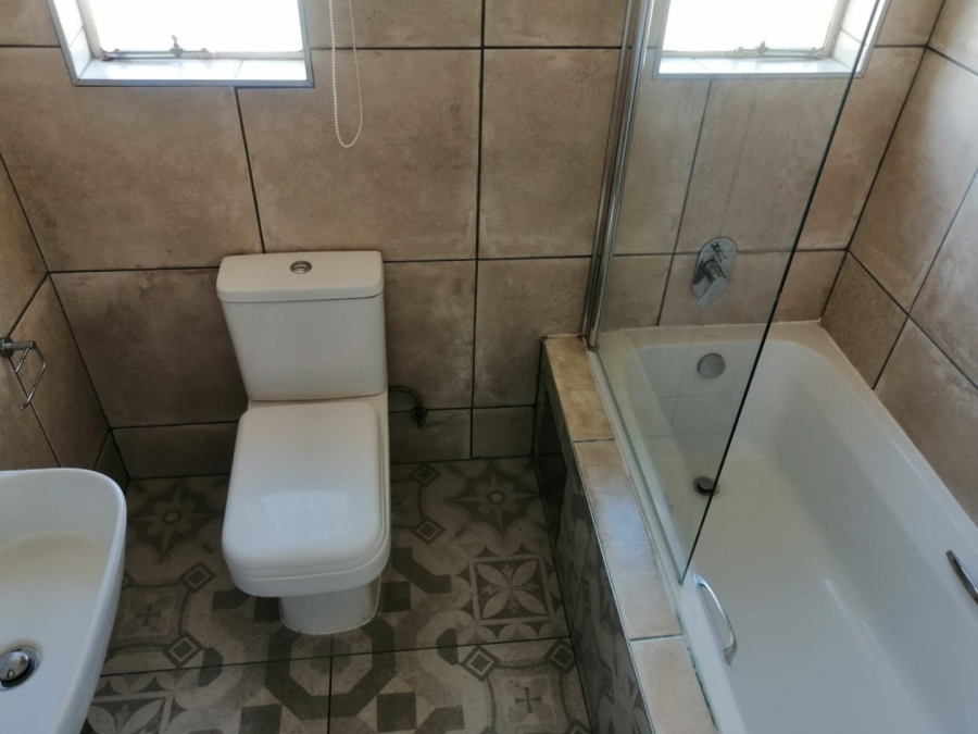 To Let 2 Bedroom Property for Rent in Meredale Gauteng