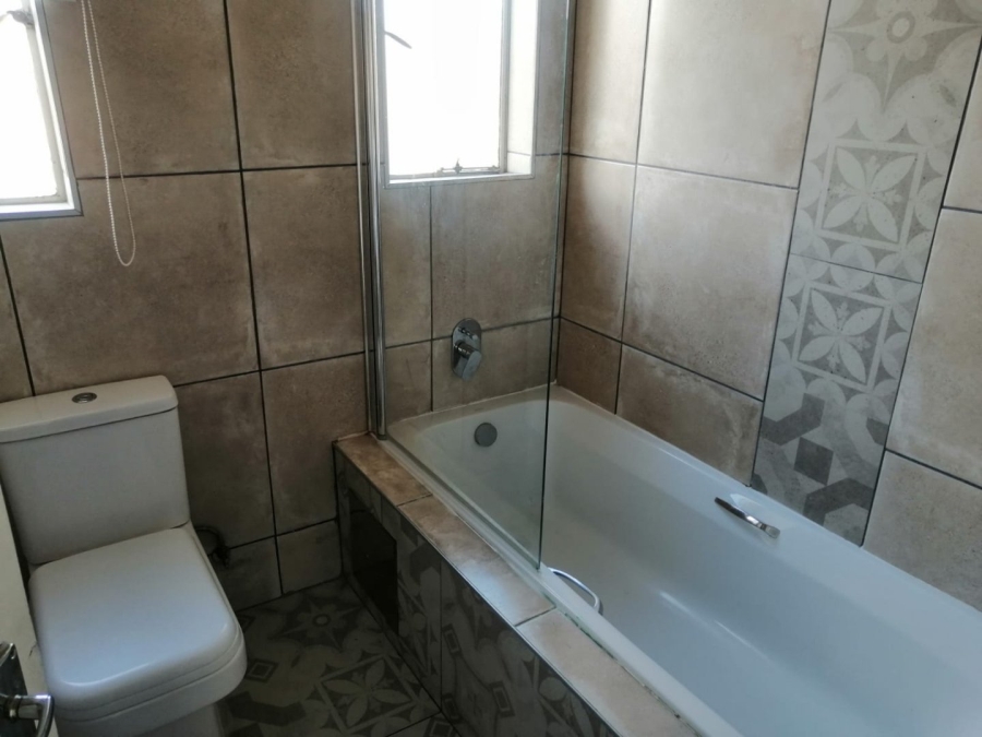 To Let 2 Bedroom Property for Rent in Meredale Gauteng