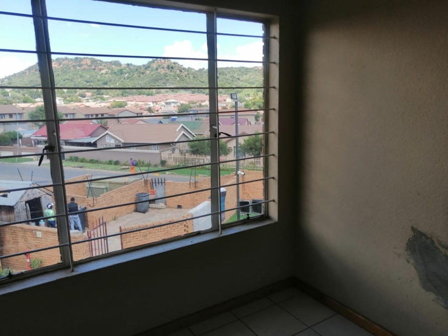 To Let 2 Bedroom Property for Rent in Meredale Gauteng