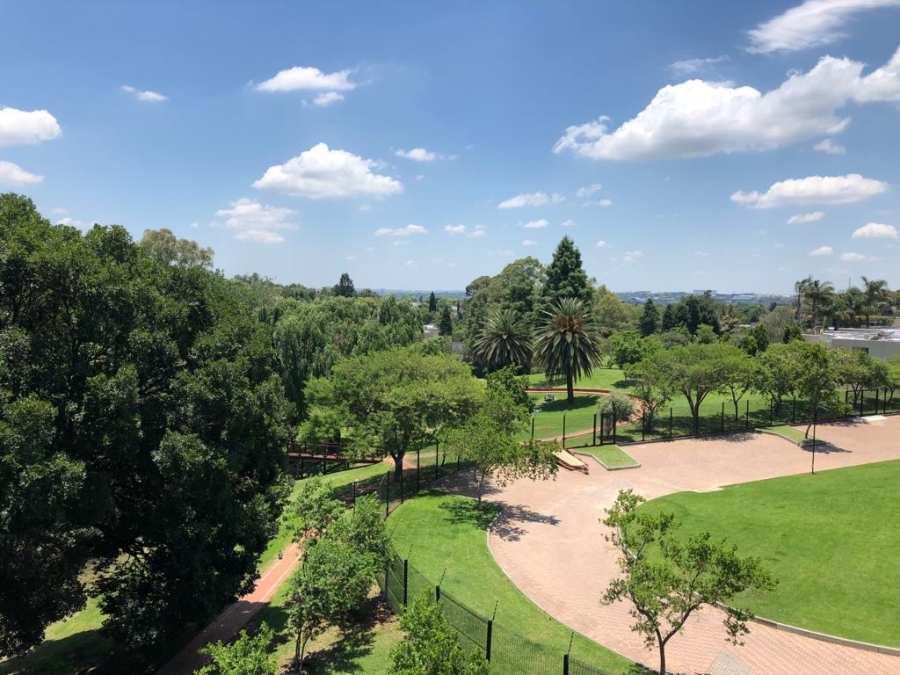 To Let 1 Bedroom Property for Rent in Sandown Gauteng