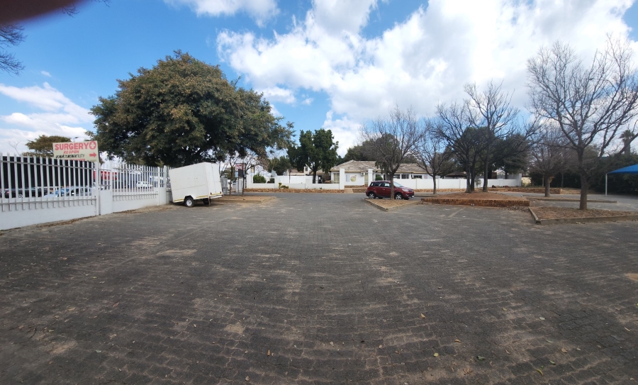 4 Bedroom Property for Sale in Noordwyk Gauteng