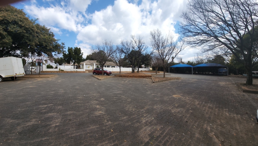 4 Bedroom Property for Sale in Noordwyk Gauteng