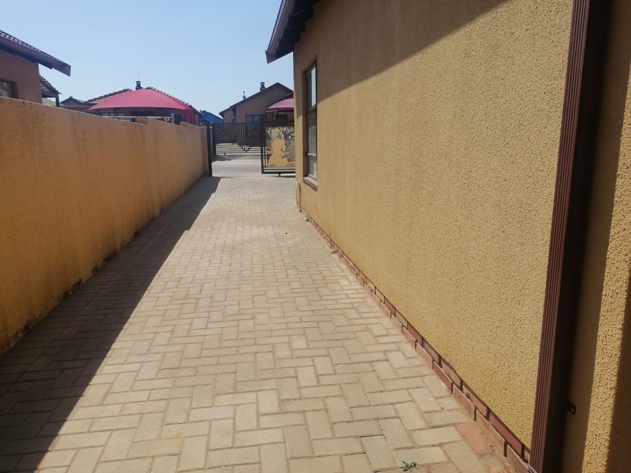 To Let 2 Bedroom Property for Rent in Soshanguve East Gauteng