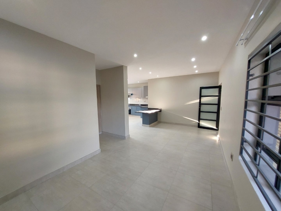 To Let 2 Bedroom Property for Rent in Robertsham Gauteng