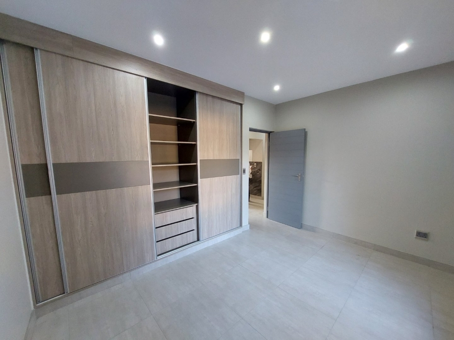 To Let 2 Bedroom Property for Rent in Robertsham Gauteng