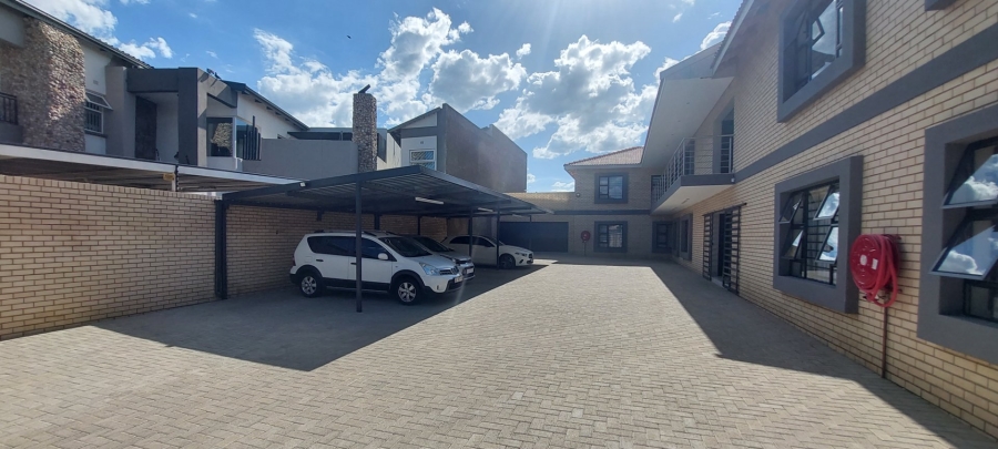 To Let 2 Bedroom Property for Rent in Robertsham Gauteng