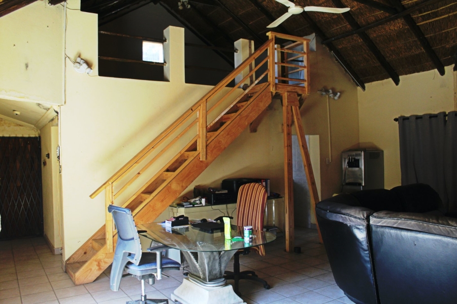 5 Bedroom Property for Sale in Rooiwal A H Gauteng