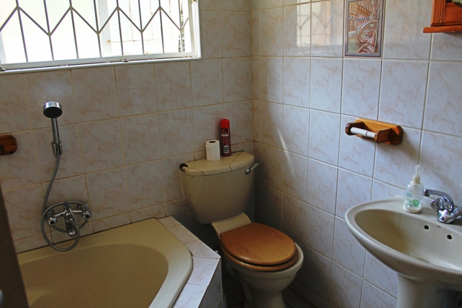 5 Bedroom Property for Sale in Rooiwal A H Gauteng