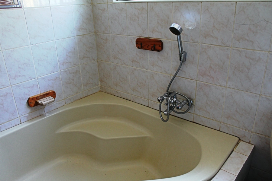 5 Bedroom Property for Sale in Rooiwal A H Gauteng