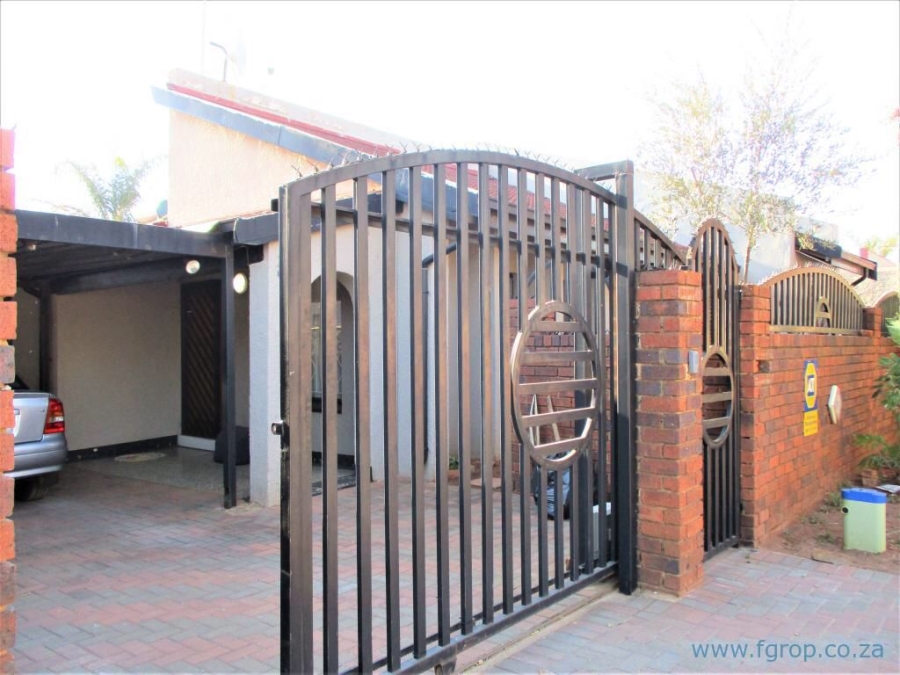 3 Bedroom Property for Sale in Lenasia Ext 5 Gauteng