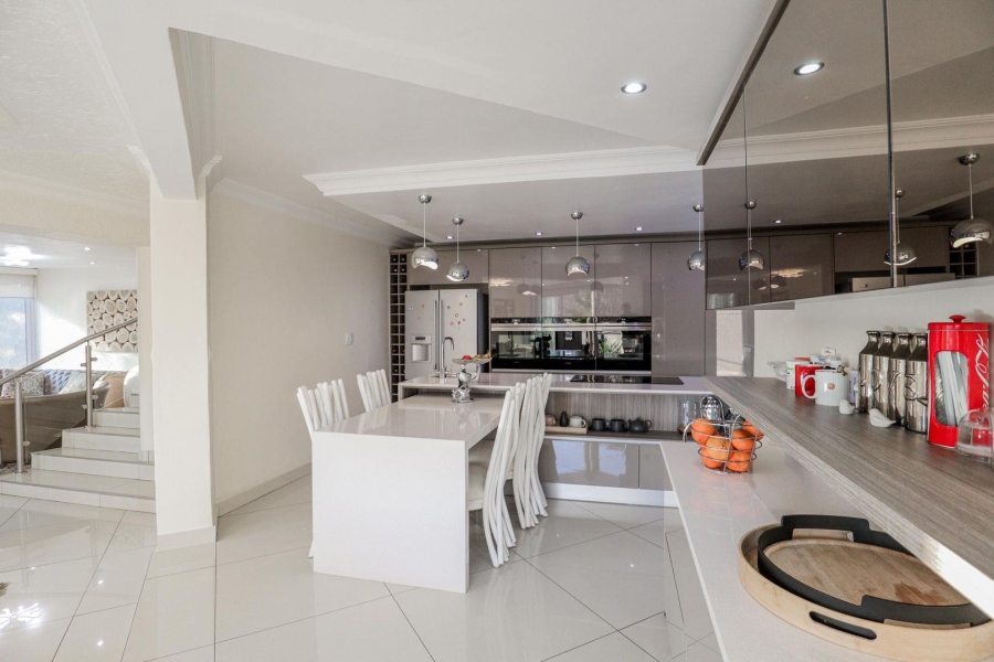 4 Bedroom Property for Sale in Bassonia Gauteng