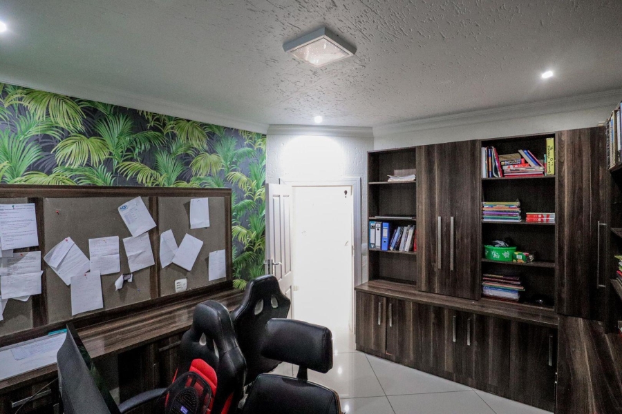 4 Bedroom Property for Sale in Bassonia Gauteng