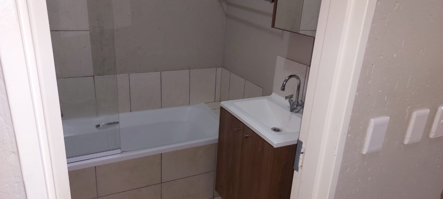To Let 1 Bedroom Property for Rent in Ferndale Gauteng