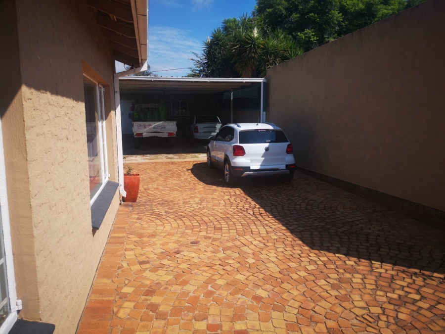 3 Bedroom Property for Sale in Woodmere Gauteng