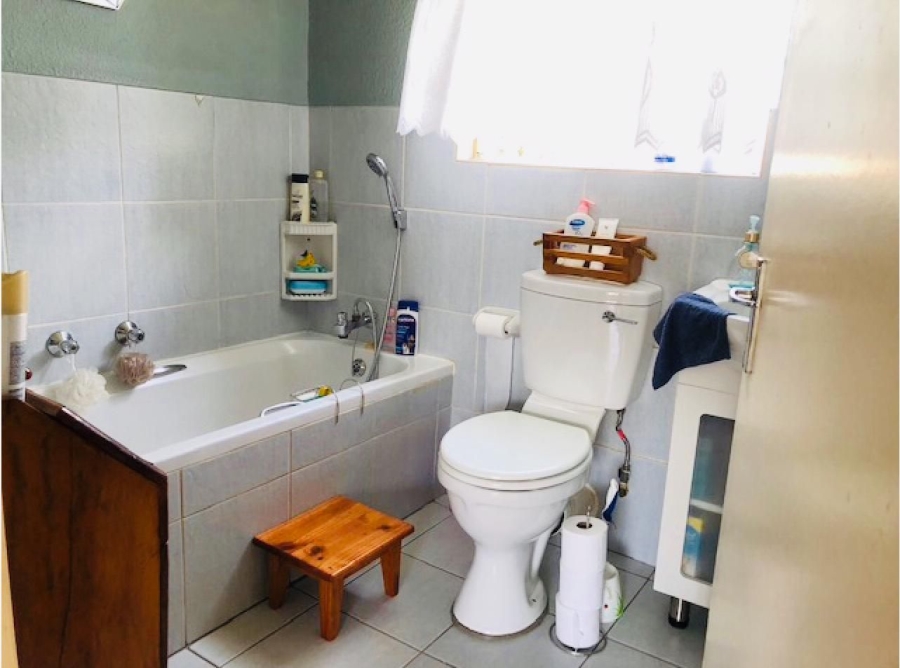 To Let 3 Bedroom Property for Rent in Verwoerdpark Gauteng