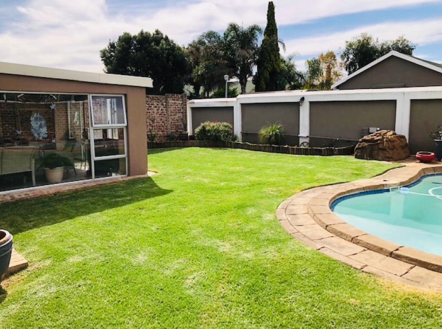 To Let 3 Bedroom Property for Rent in Verwoerdpark Gauteng