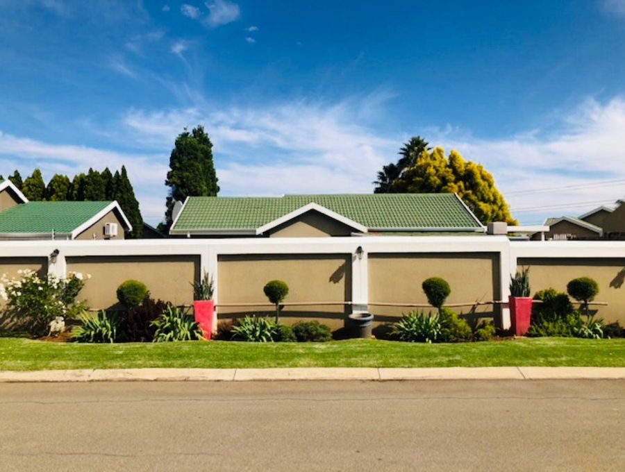 To Let 3 Bedroom Property for Rent in Verwoerdpark Gauteng