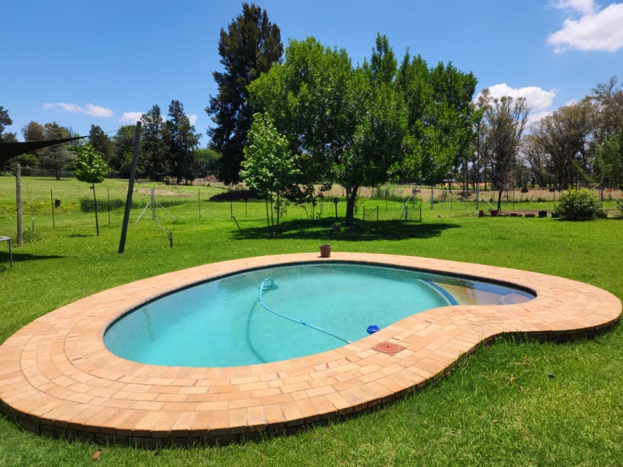 4 Bedroom Property for Sale in Glen Austin Gauteng