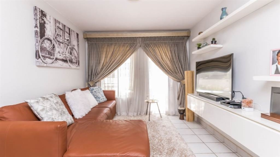 2 Bedroom Property for Sale in Rooihuiskraal North Gauteng