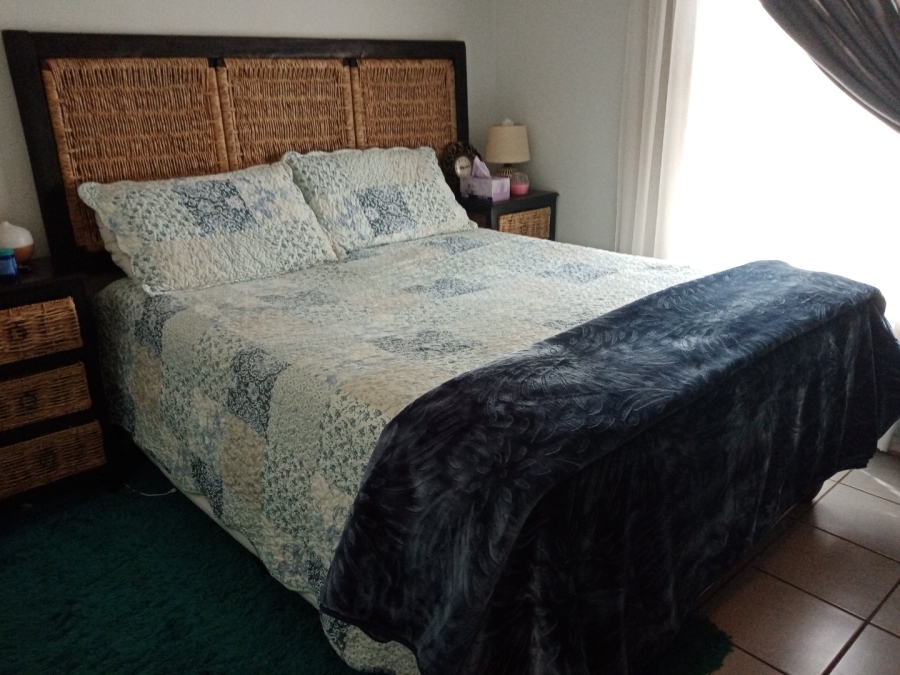 2 Bedroom Property for Sale in Rooihuiskraal North Gauteng