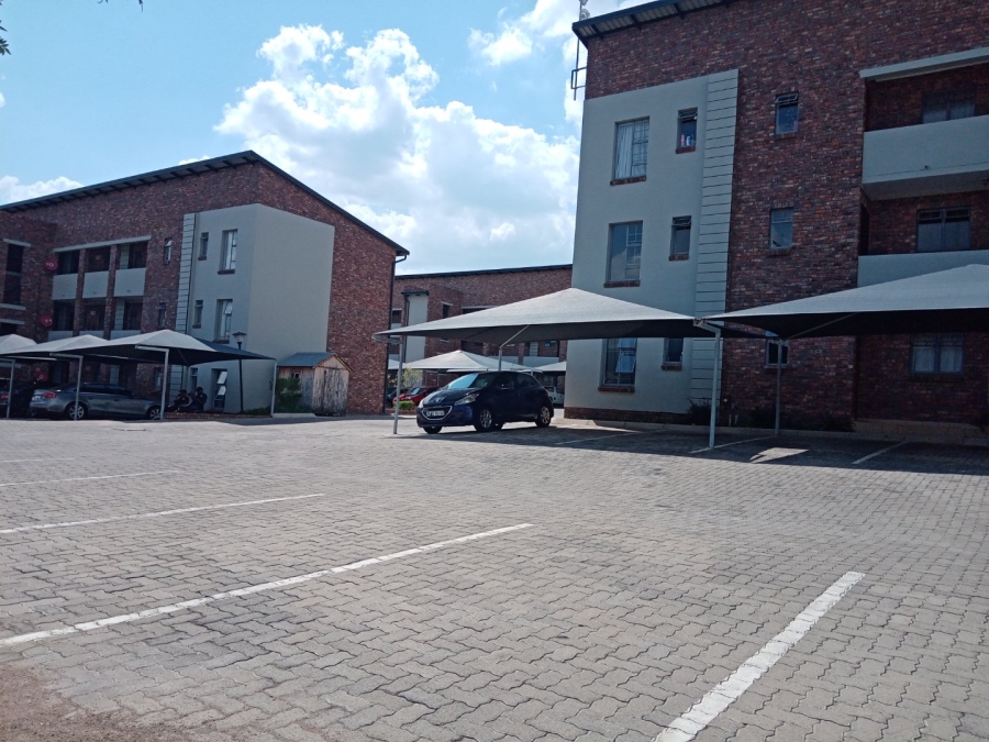 2 Bedroom Property for Sale in Rooihuiskraal North Gauteng