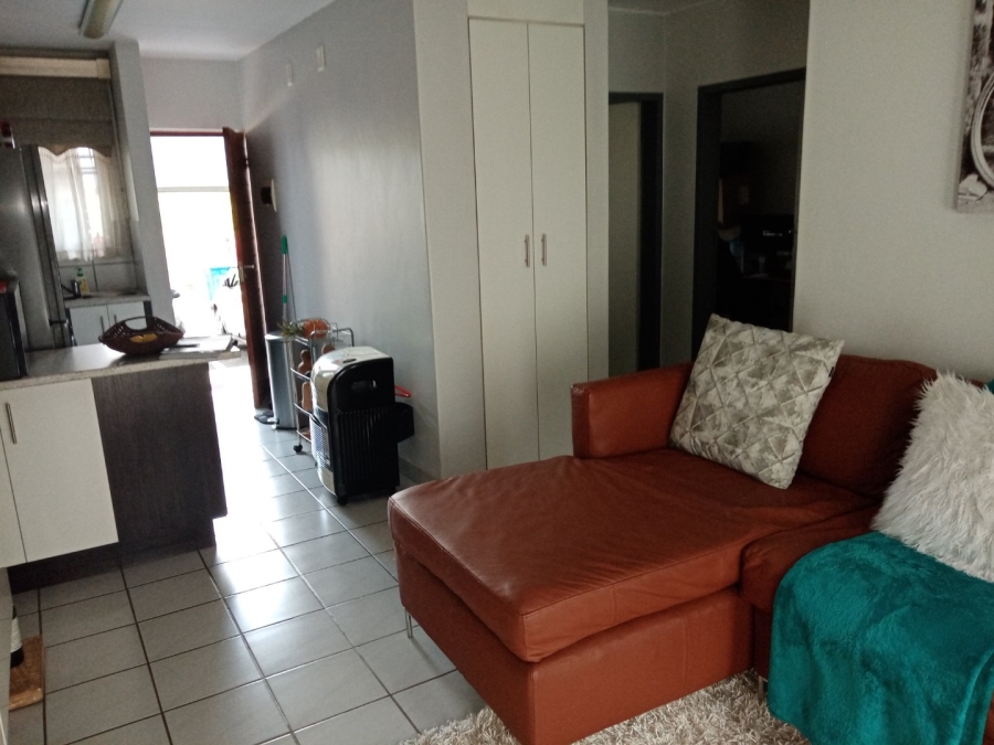 2 Bedroom Property for Sale in Rooihuiskraal North Gauteng