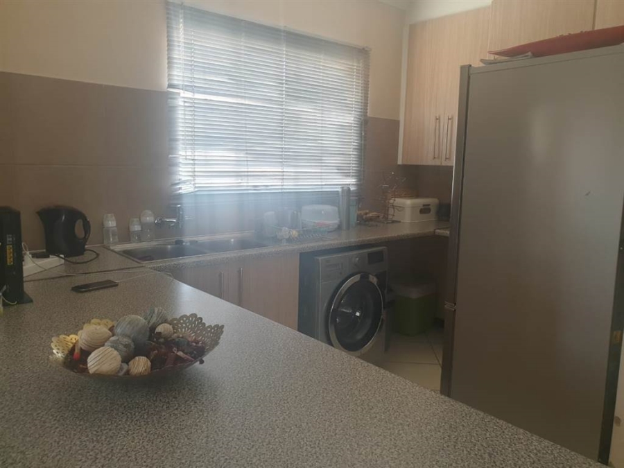 2 Bedroom Property for Sale in Monavoni Gauteng
